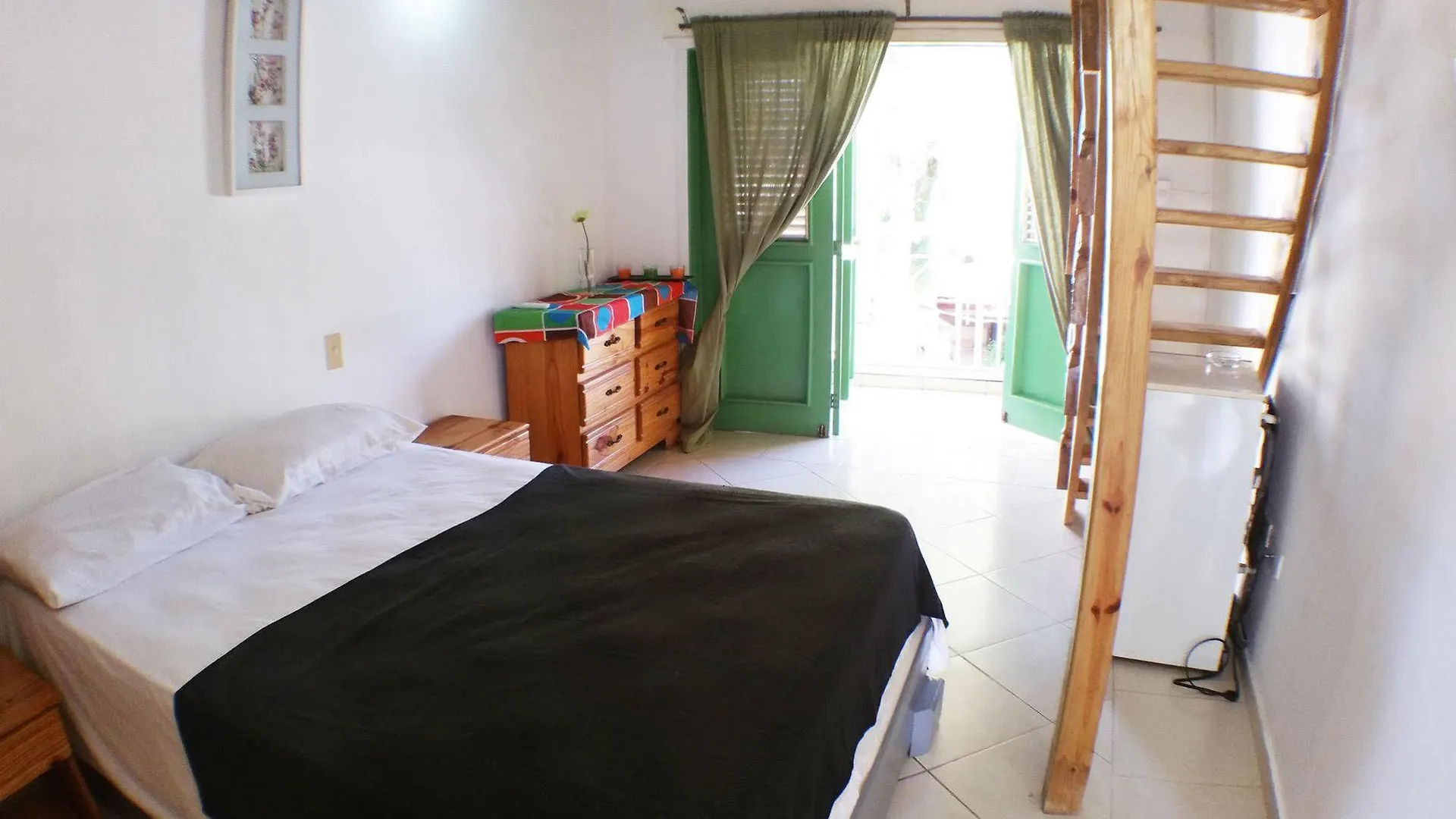 Hotel Los Pinos 拉斯特拉纳斯